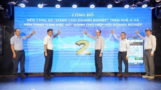Pressing button to launch two digital platforms serving the operations of the city’s business community